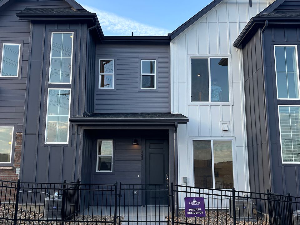 view of front from sidewalk