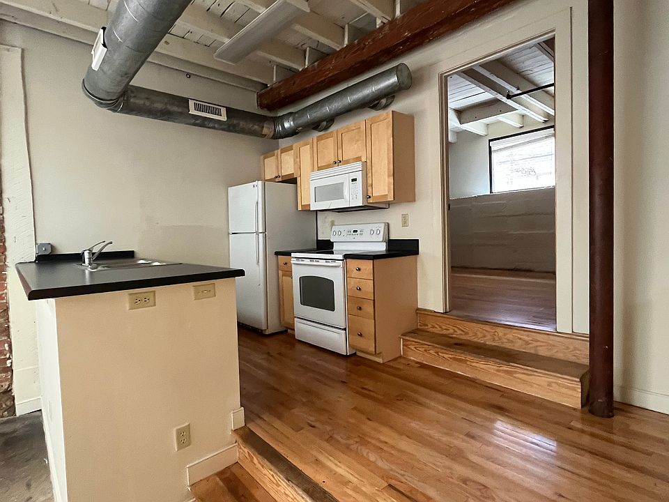 1st image of 1414 W Marshall St #151