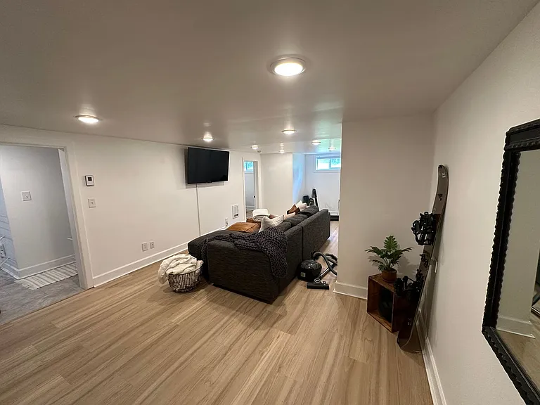 4537 S 11th St — Photo 25