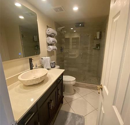 2nd image of 5100 Dupont Blvd APT 8K
