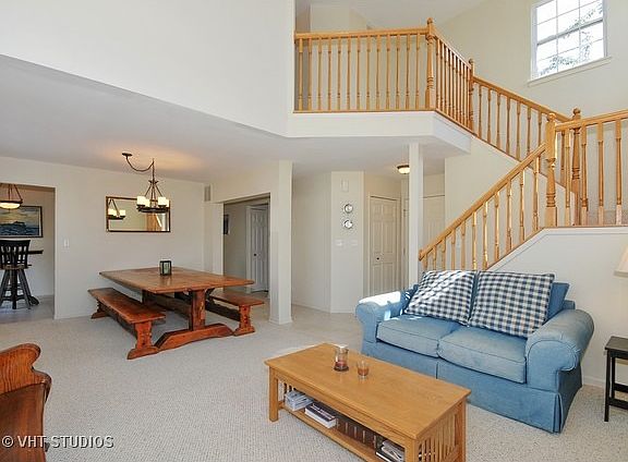 4th image of 401 Carriage Ct #401