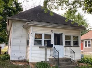 415 N Chestnut St, Wapello, IA 52653