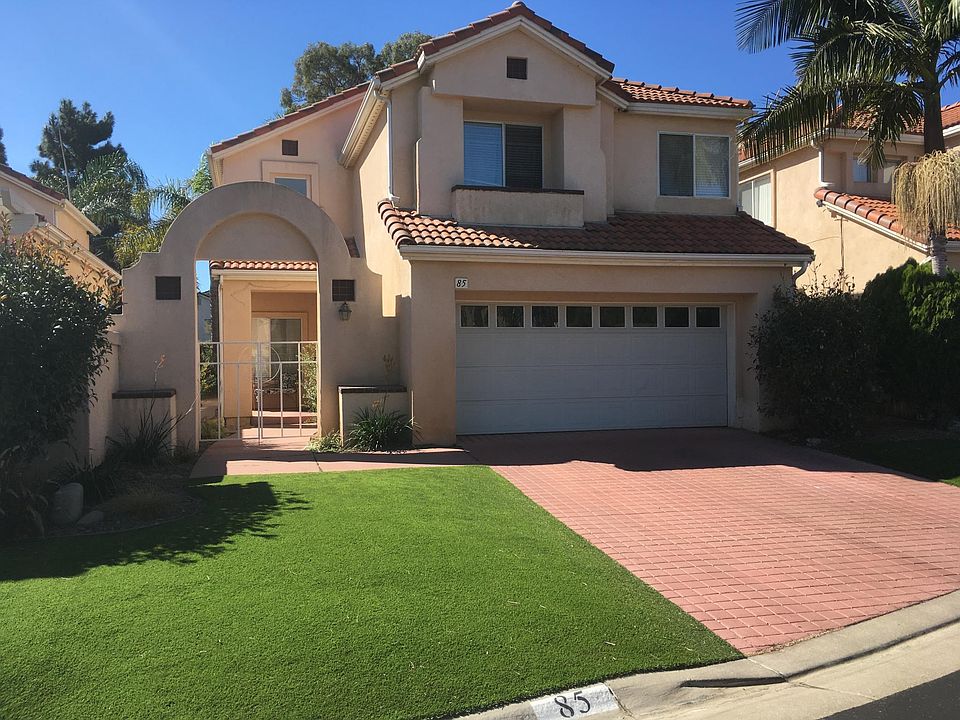 Front yard and house