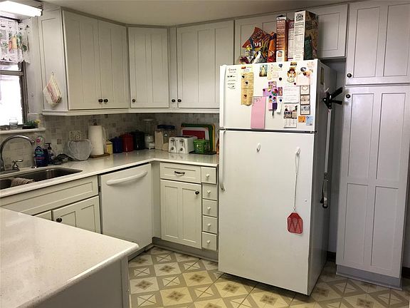 5th image of 225 N Mechanic St