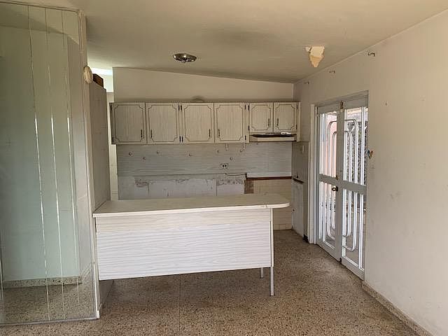 2nd image of Q19 Calle Laredo
