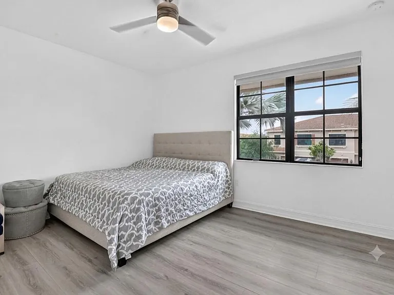 10106 Akenside Dr — Photo 22