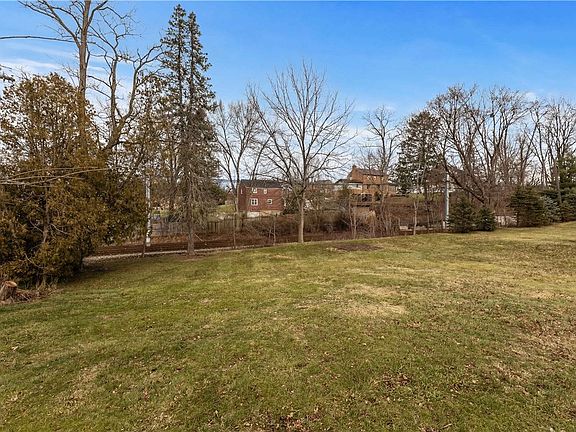 4th image of 2608 Milford Dr