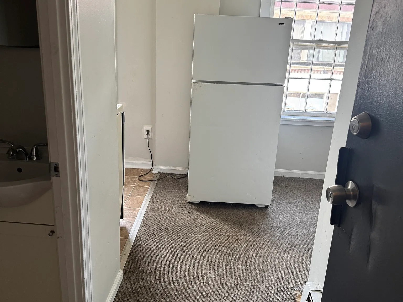 1 bed, 1.0 bath, 500 sqft, $1,300 — Photo 2