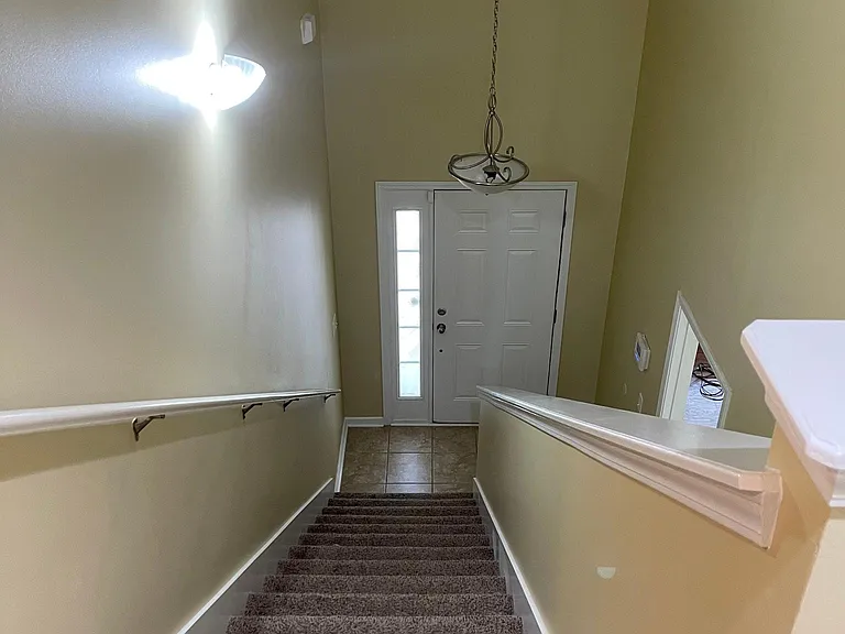 315 Gary Cir — Photo 5