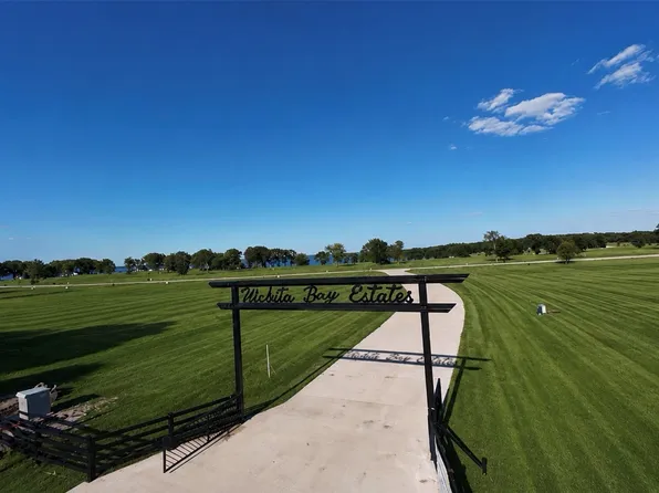 421 Caro Dr, West Tawakoni, TX 75474
