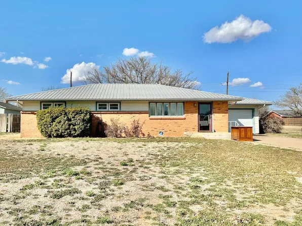 1202 9th St, Olton, TX 79064