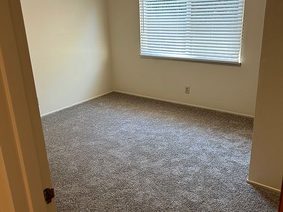 4th image of 1161 W Hamilton Ave #2