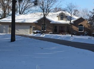 2241 River Bend Rd, Plover, WI 54467