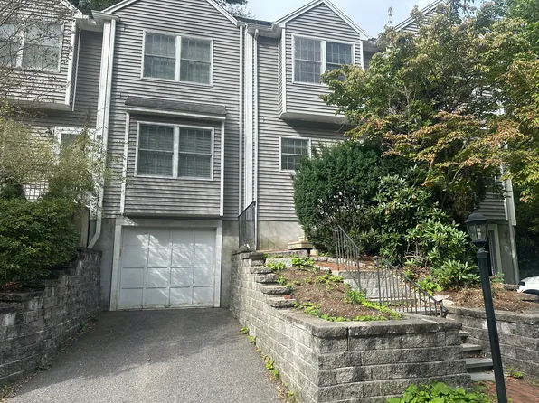 18 Edgemoor Cir Unit 18, Wellesley, MA 02482