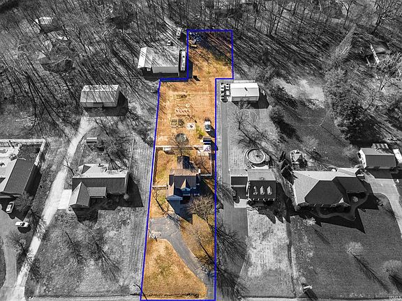 2nd image of 5689 Sharon Rd