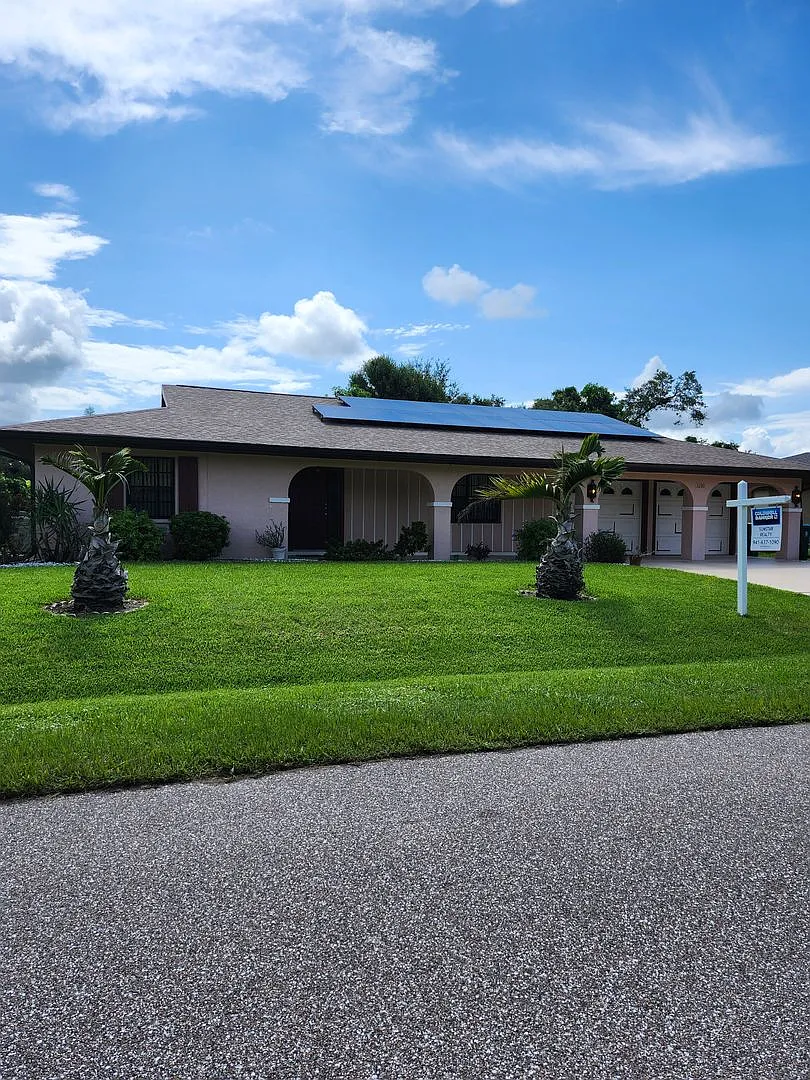 Very Nice Port Charlotte Home For Annual Rent! — Photo 2