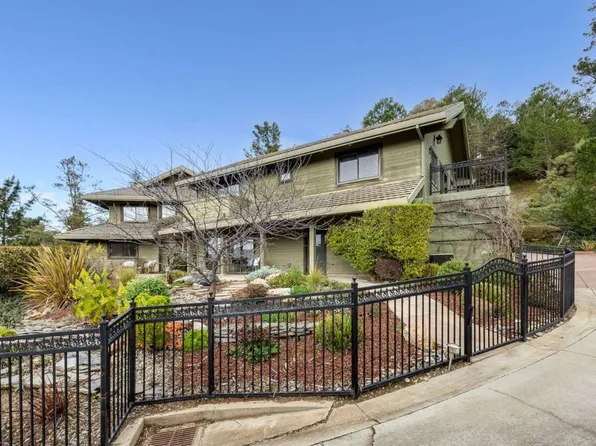 22340 Regnart Rd, Cupertino, CA 95014