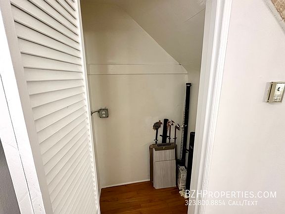 4th image of 223 S Fuller Ave #223