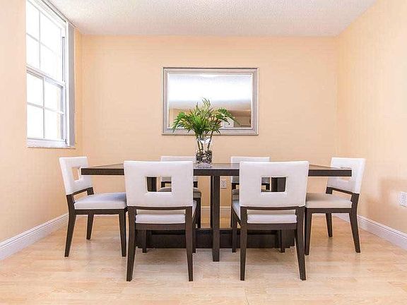 5th image of 19501 E Country Club Dr APT 302