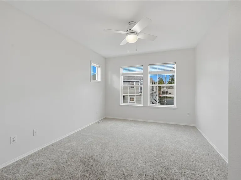 10217 SE 237th St — Photo 12