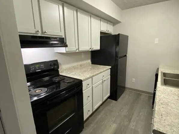 913 Day St APT 2, Des Moines, IA 50314