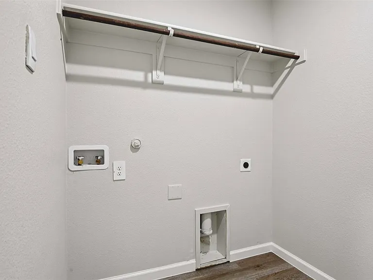 844 Jett Dr — Photo 19