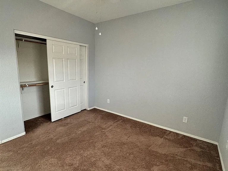 1721 N Eloisa Ln — Photo 9