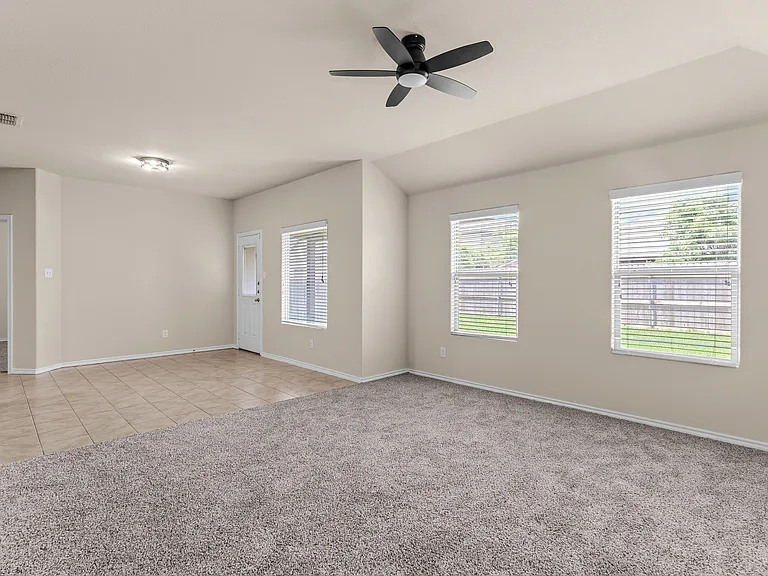 2517 Carolina Dr — Photo 7