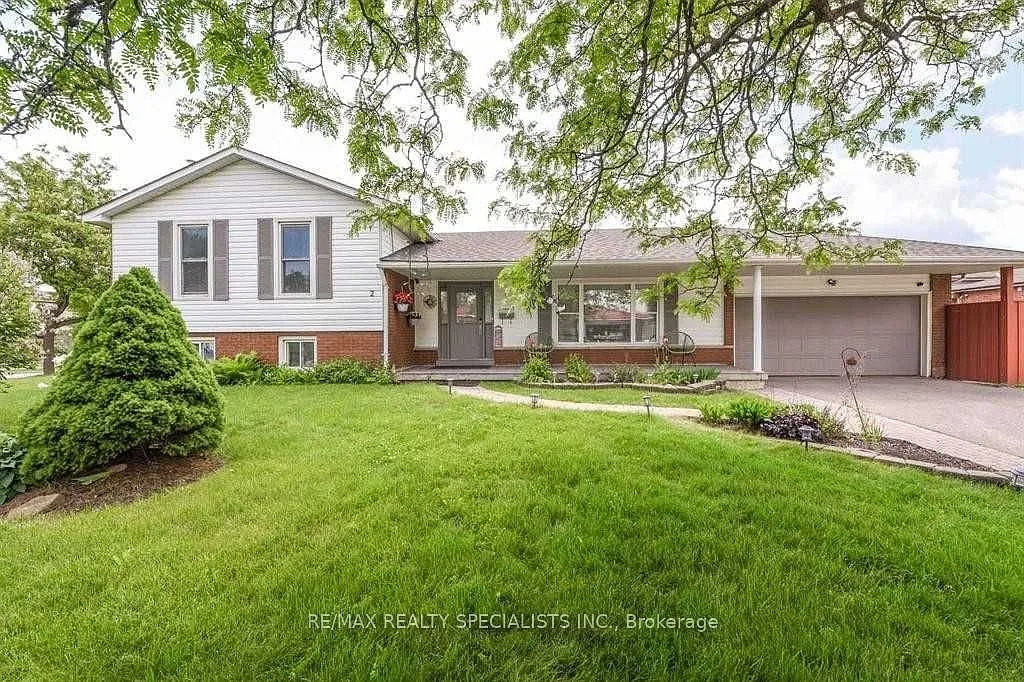 4 bed, $3,300 — Photo 1