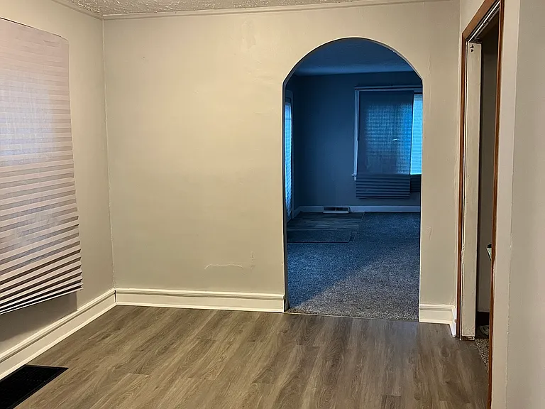 1009 Bellevue Dr — Photo 5