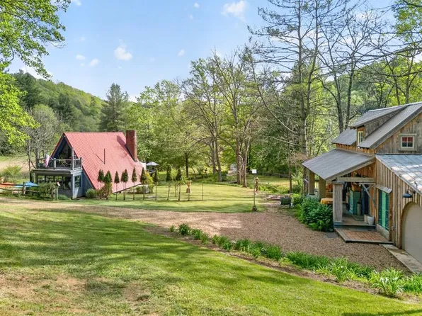 557 Burkes Ford Rd, Dugspur, VA 24325