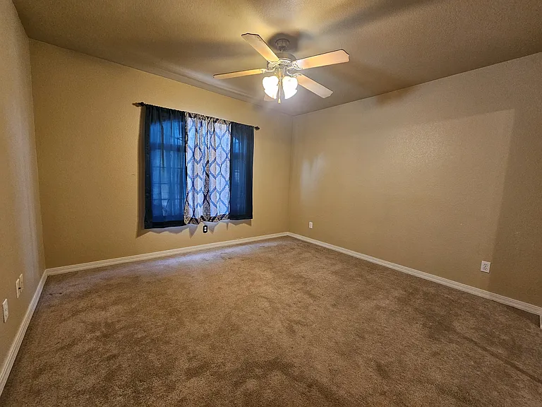 2932 E Casa Bonita — Photo 9