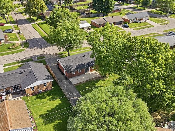 4th image of 407 Joellen Pl