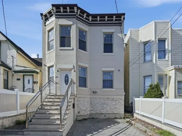 1525 38th Street image 1 of 36