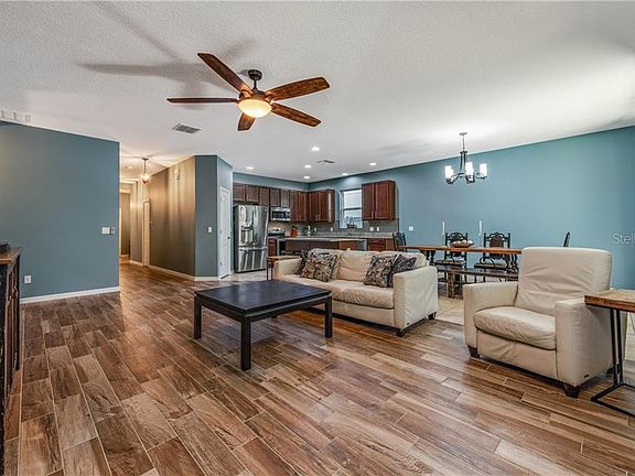 5th image of 7933 Pleasant Pine Cir