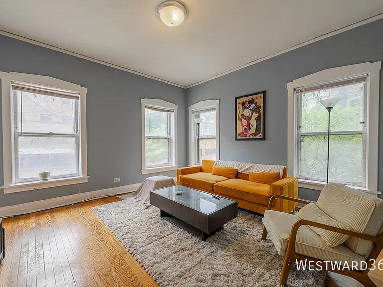 531 W Roscoe St #2R — Photo 5