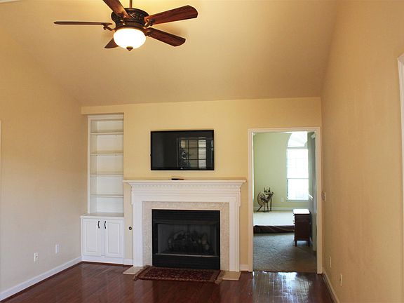 5th image of 6025 Sunrise Cir