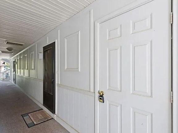 Hallway & Main door