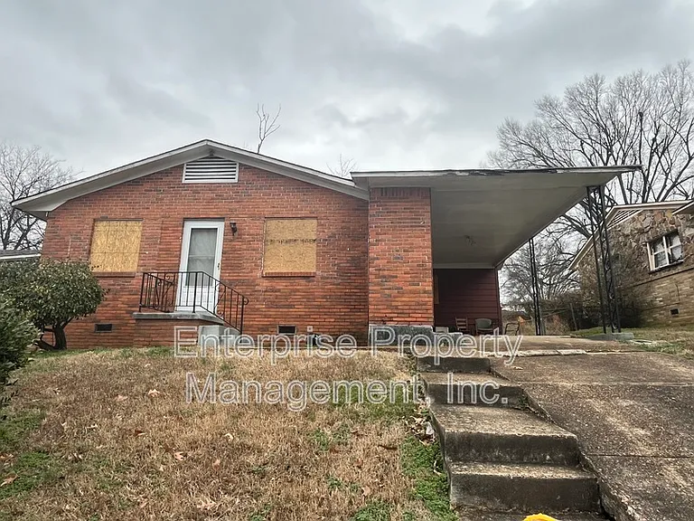 829 Alida Ave — Photo 1