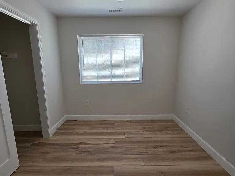 44 Warner St #2B — Photo 6