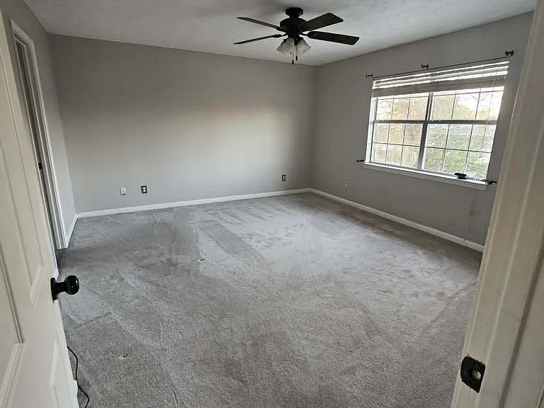 301 Lakeside Dr — Photo 11