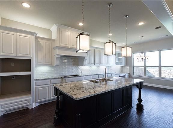 3rd image of 6205 Savannah Oak Trl