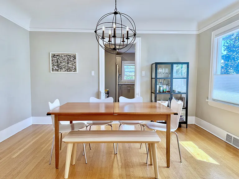 5018 35th Ave NE — Photo 3