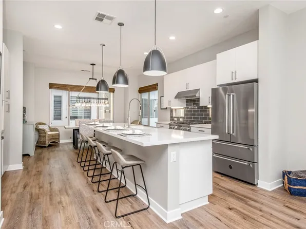 31 Ebb Tide Cir, Newport Beach, CA 92663