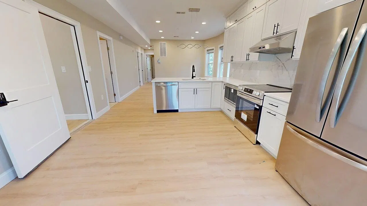 3 bed, 1215 sqft, $4,500 — Photo 1