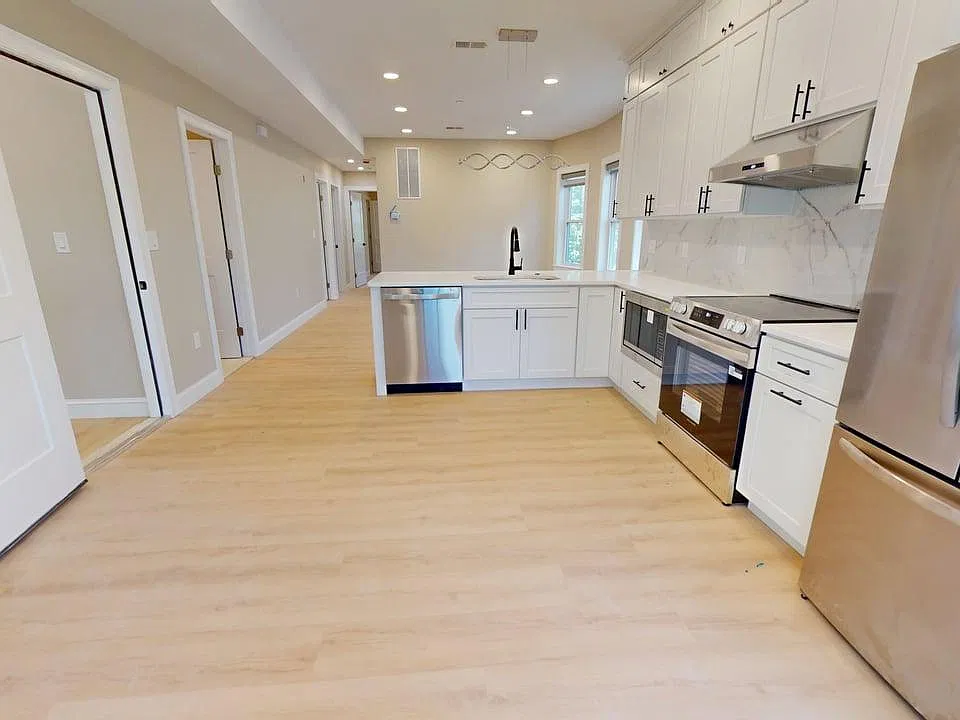 231 Highland Ave #4