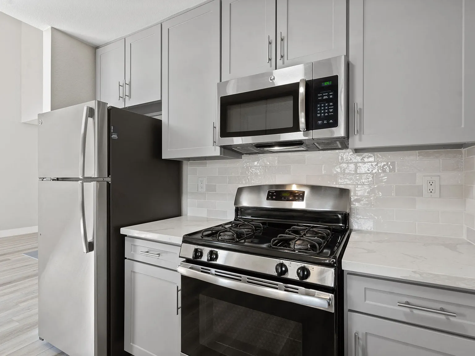 Deer Valley Apartment Homes — Photo 1