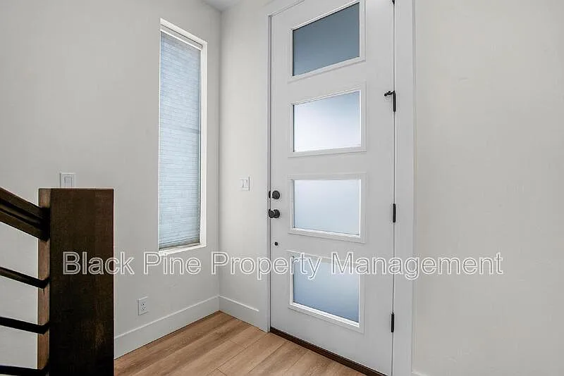 4 bed, 2.5 bath, 2138 sqft, $2,550 — Photo 4