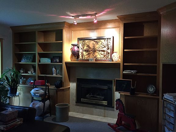 Office w/gas fireplace