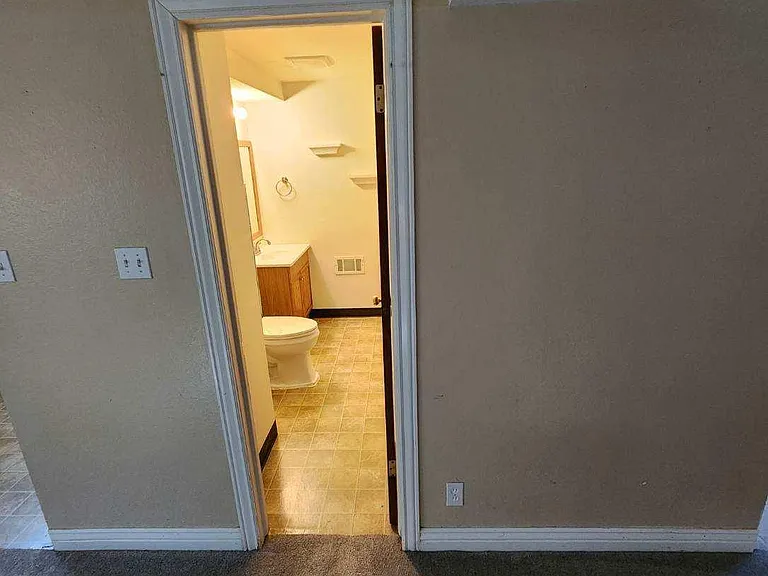 6521 Moreland Ave — Photo 9